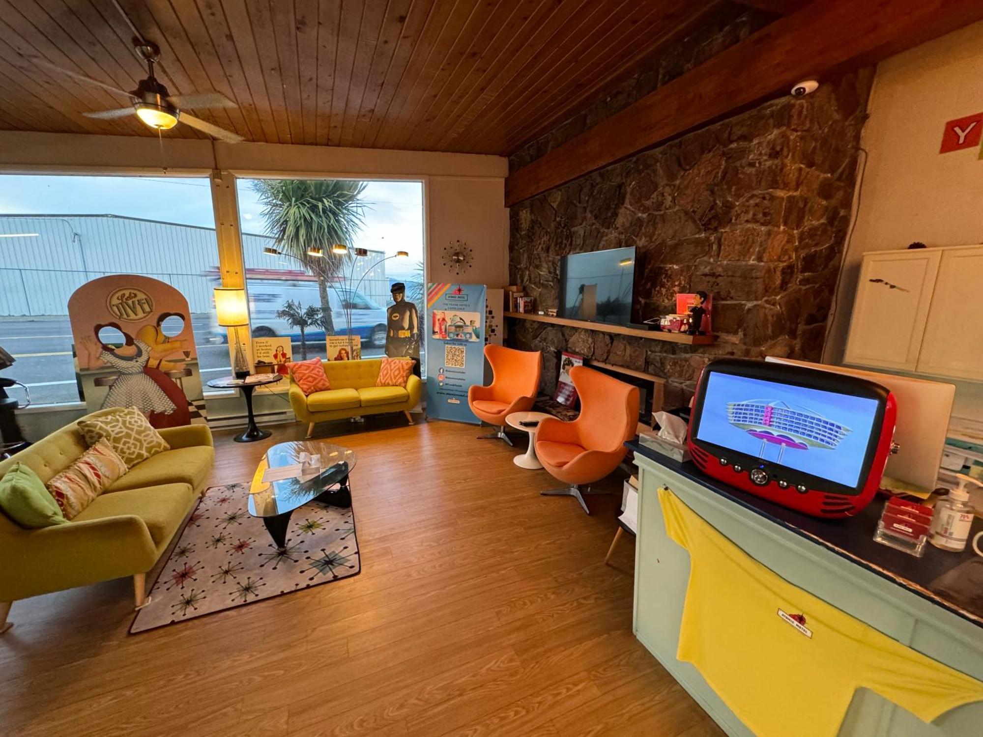 Motel Atomic